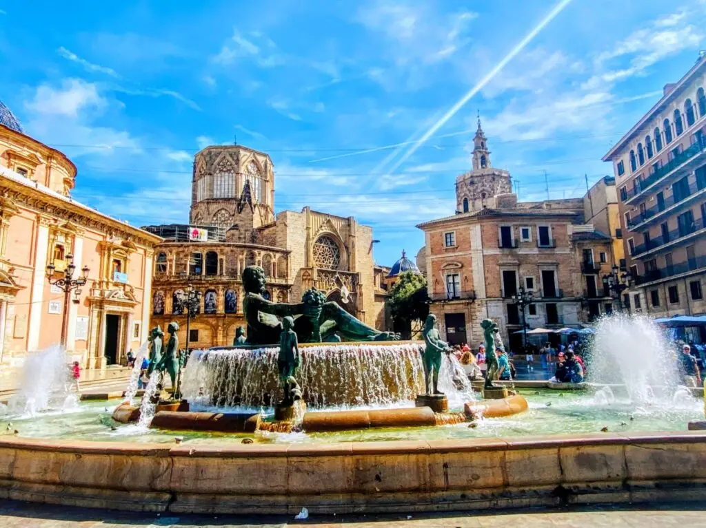Mittelmeer Spanien Valencia Plaza de la Virgen