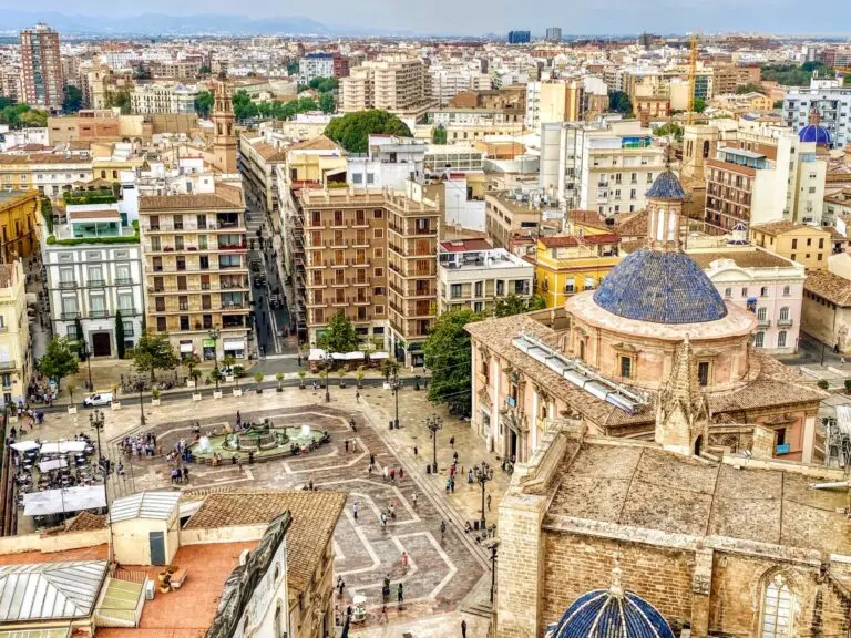 Blick auf den Plaza de la Virgen von oben in Valencia