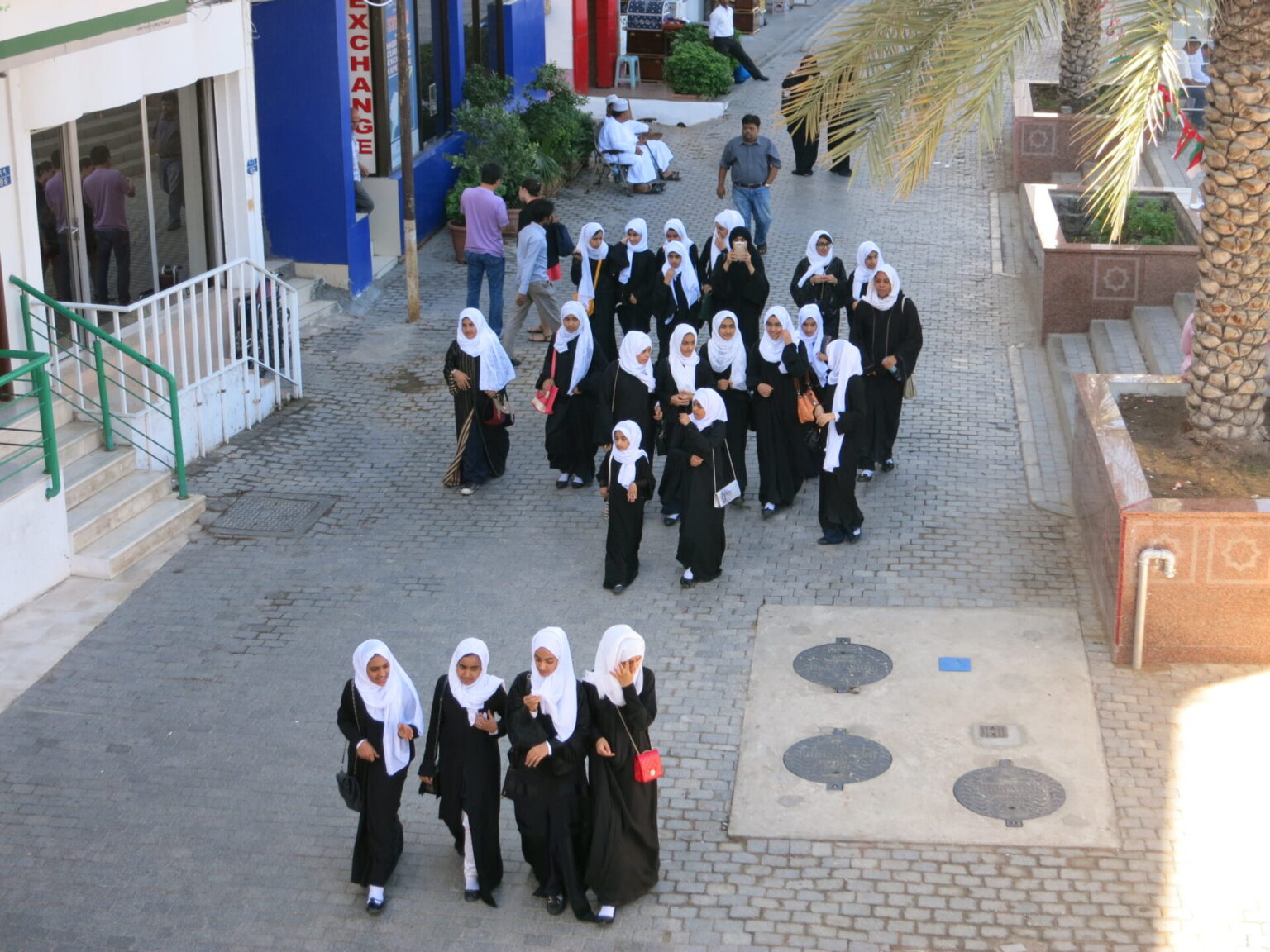 Schülergruppe in Muskat Oman