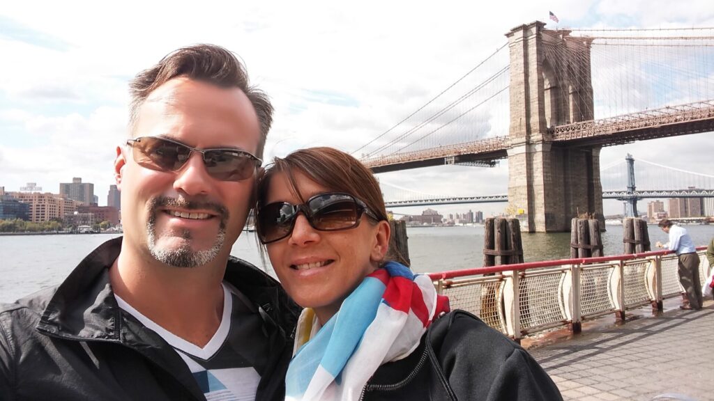 Pärchen im Brooklyn Bridge Park
