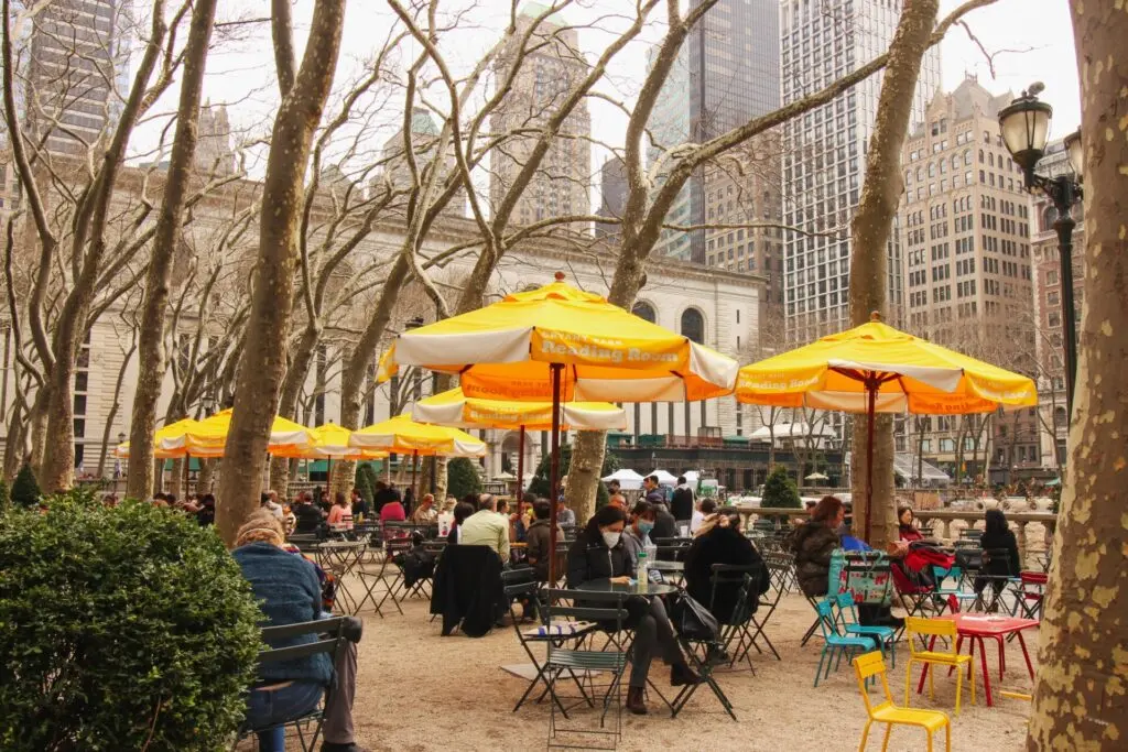 Kaffee am Bryant Park in New York City