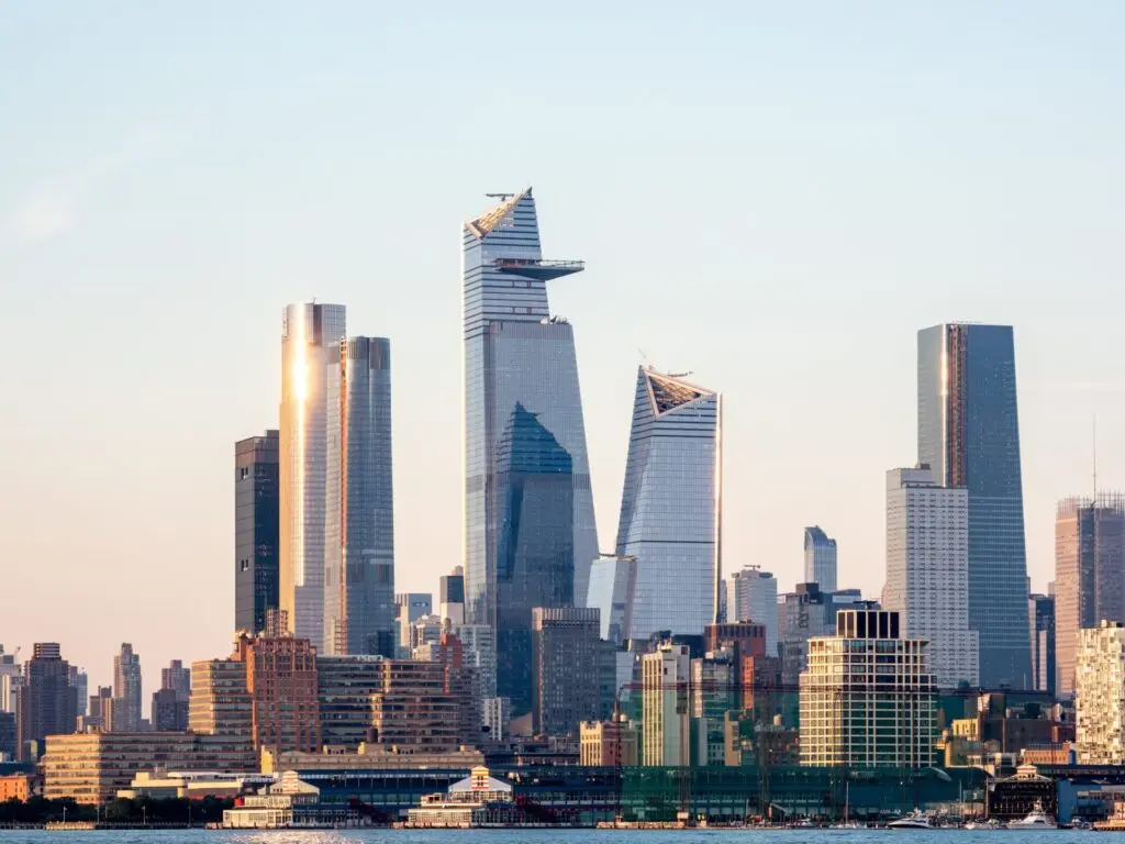 Skyline und The Edge Observation Deck in New York
