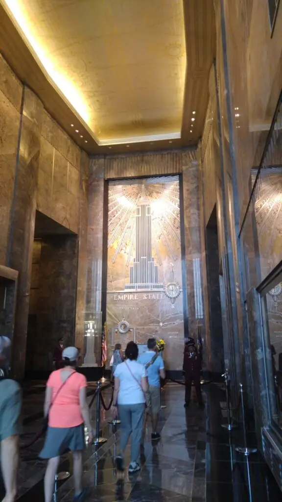 Zugang LIft im  Empire State Building