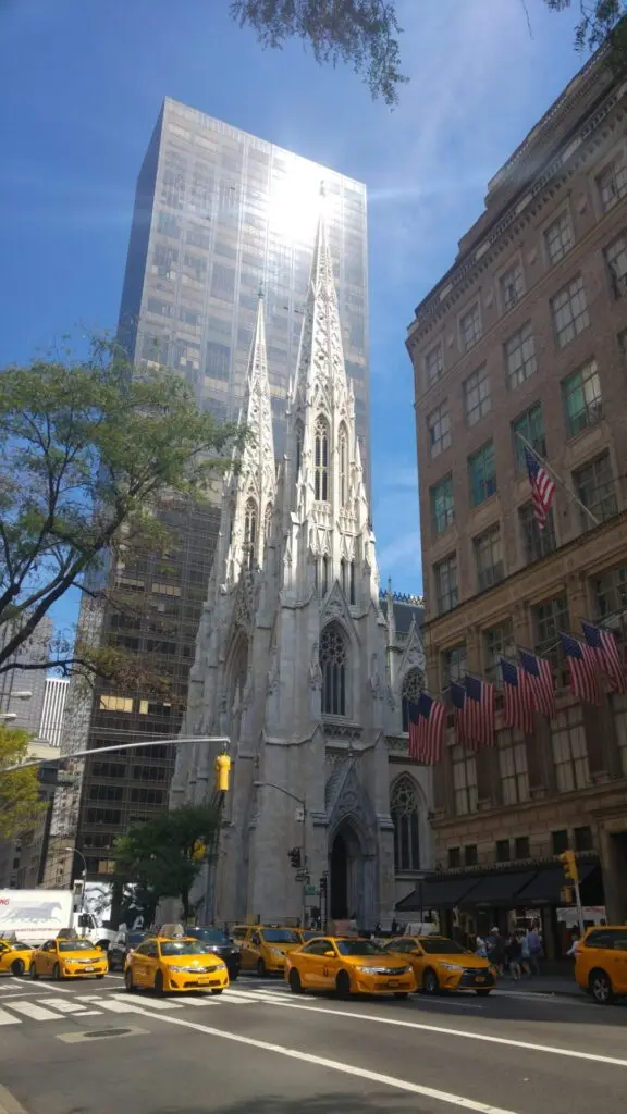 St. Patricks Cathedral New York City und Taxis
