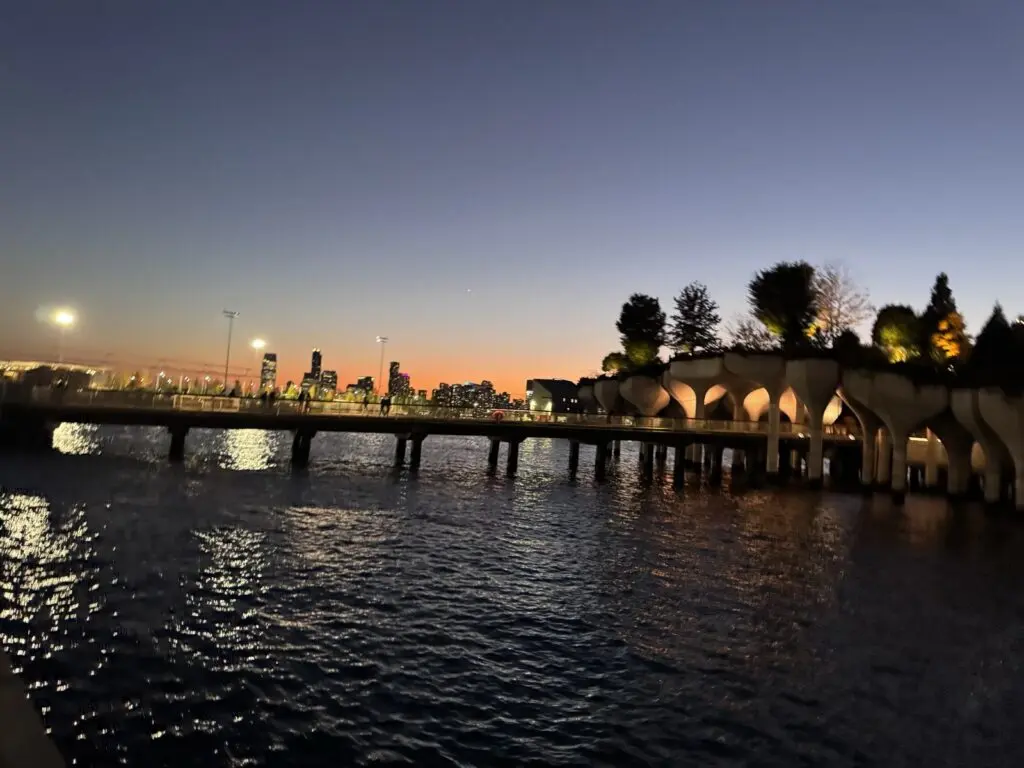Little Island bei Nach im New York City