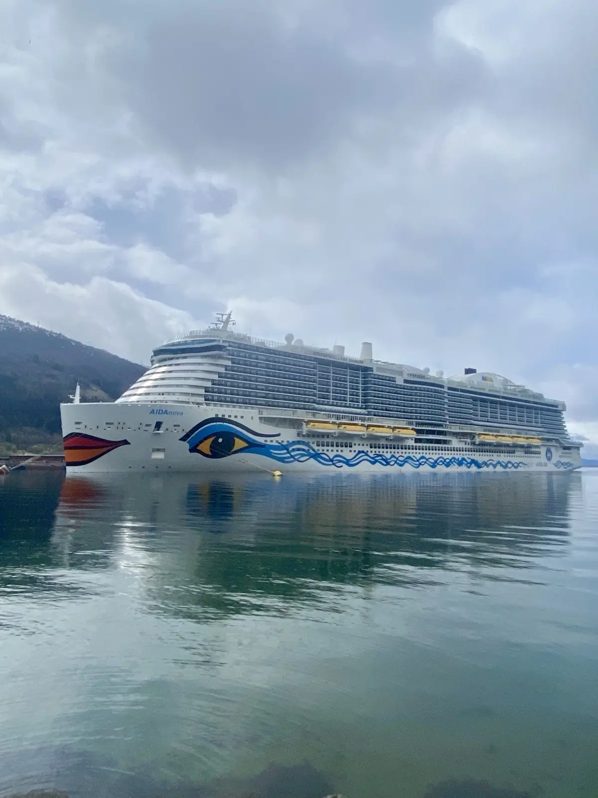 Aida am Hafen Nordfjordeid