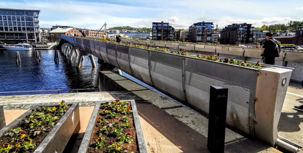 Blumenbrücke in Trondheim