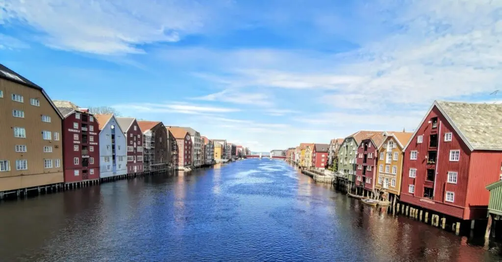Bunte Speicherhauer - Holzhäuser-Zeile in Trondheim
