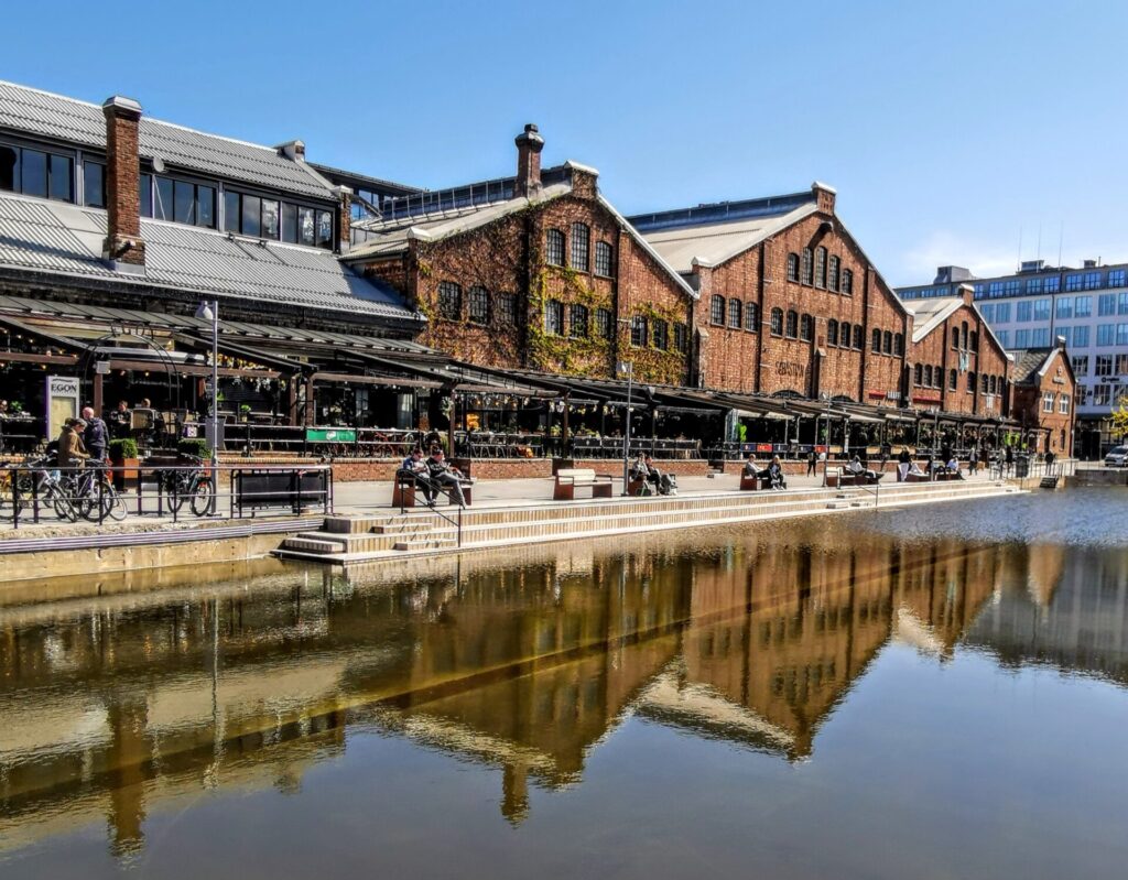 Blick auf KLP Docken mit See in Trondheim