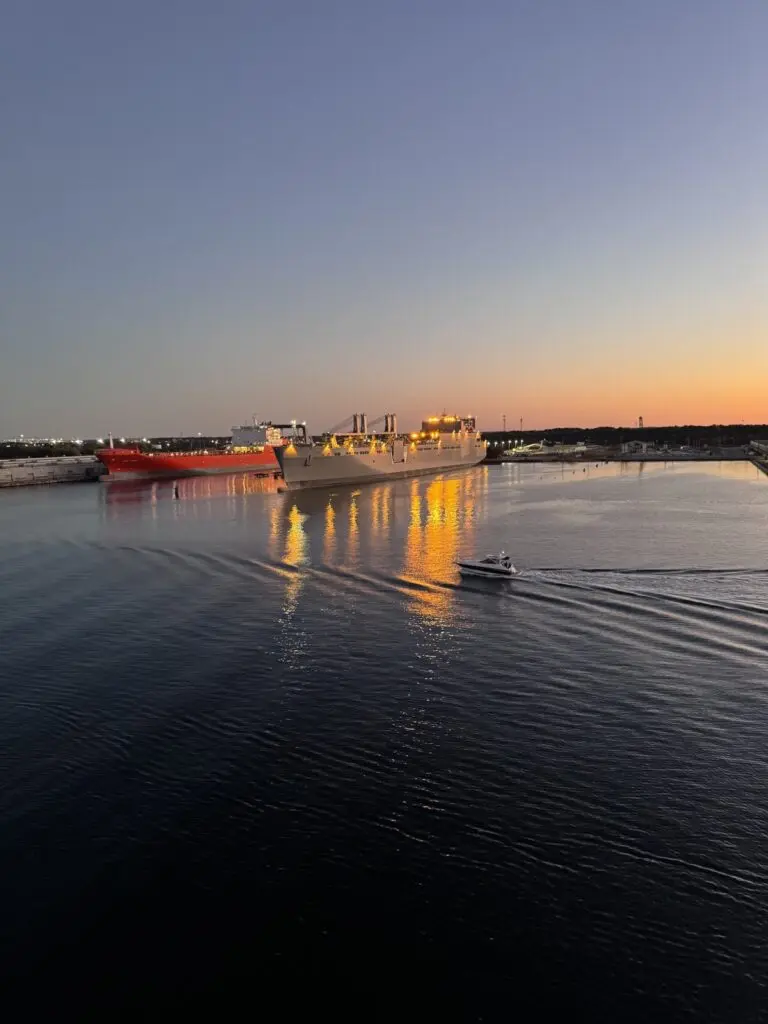 Hafen Norfolk bei Nacht