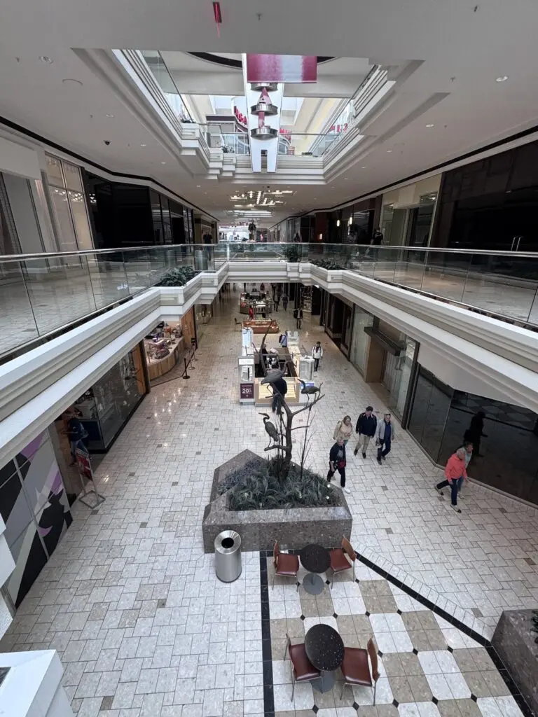 Shopping Center MacArthur Center in Norfolk