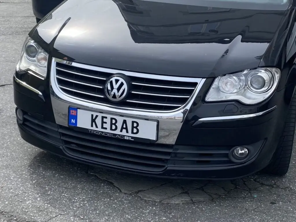 Lustiges Autokennzeichen in Alesund