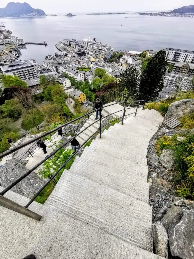 Treppe zum Aksla in Alesund