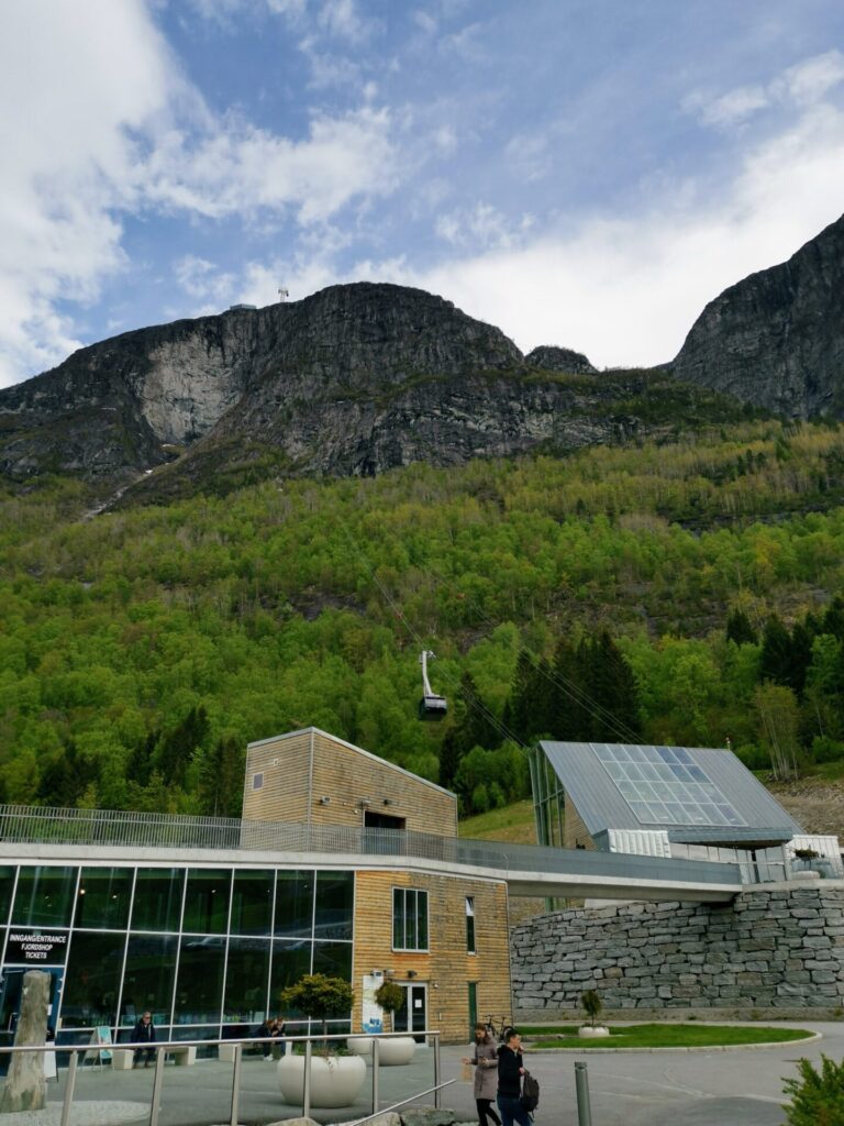 Tal-Station zum Hoven Loen