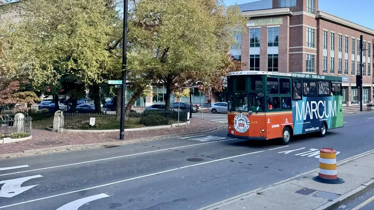 Old Town Trolly in Boston
