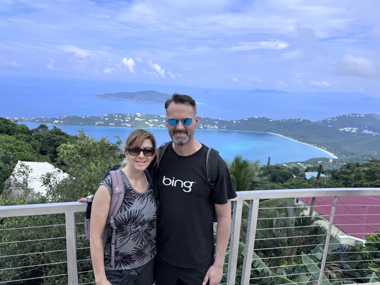 Pärchen am Overlook Viewpoint in St. Thomas