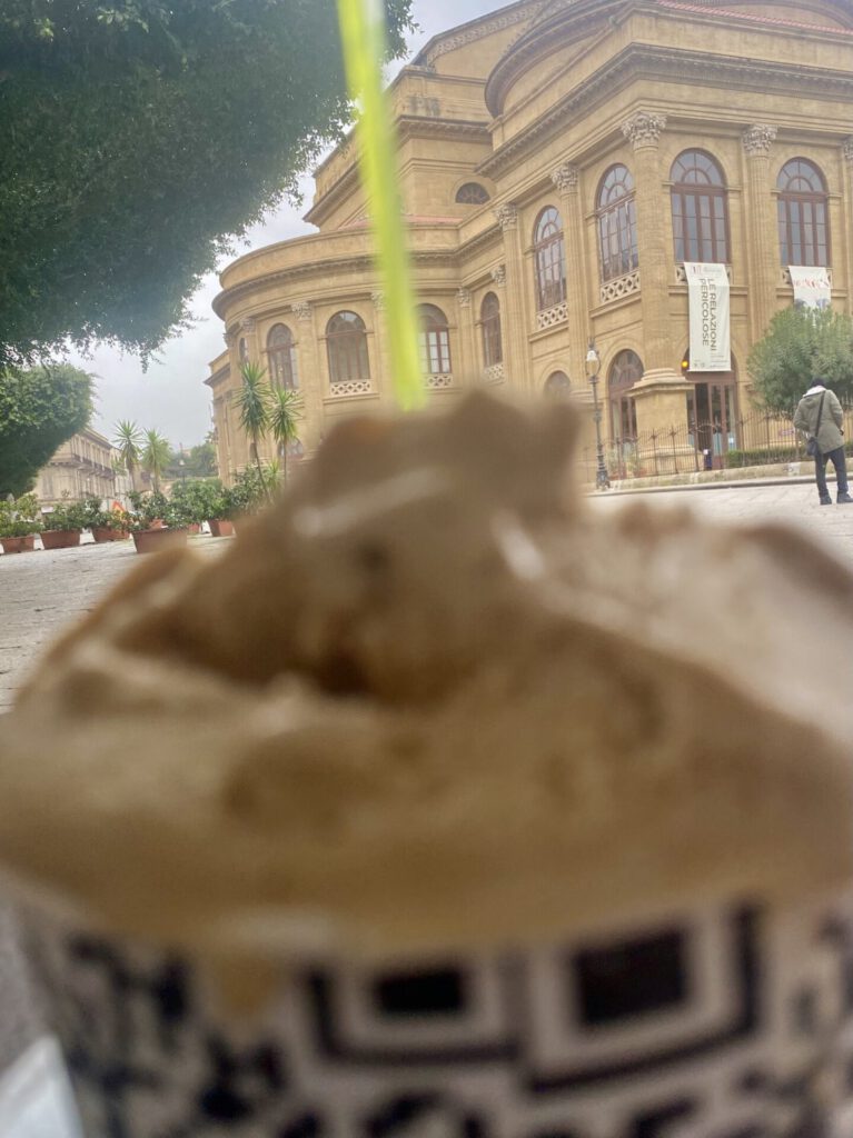 Palermo Eis und  Teatro Massimo