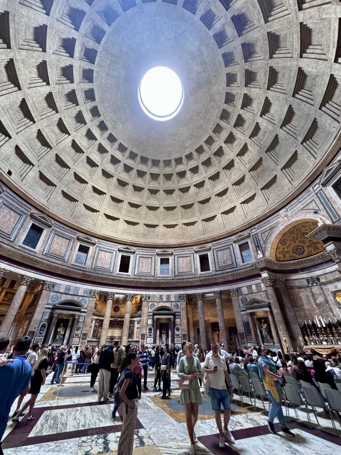 Pantheon von innen in Rom