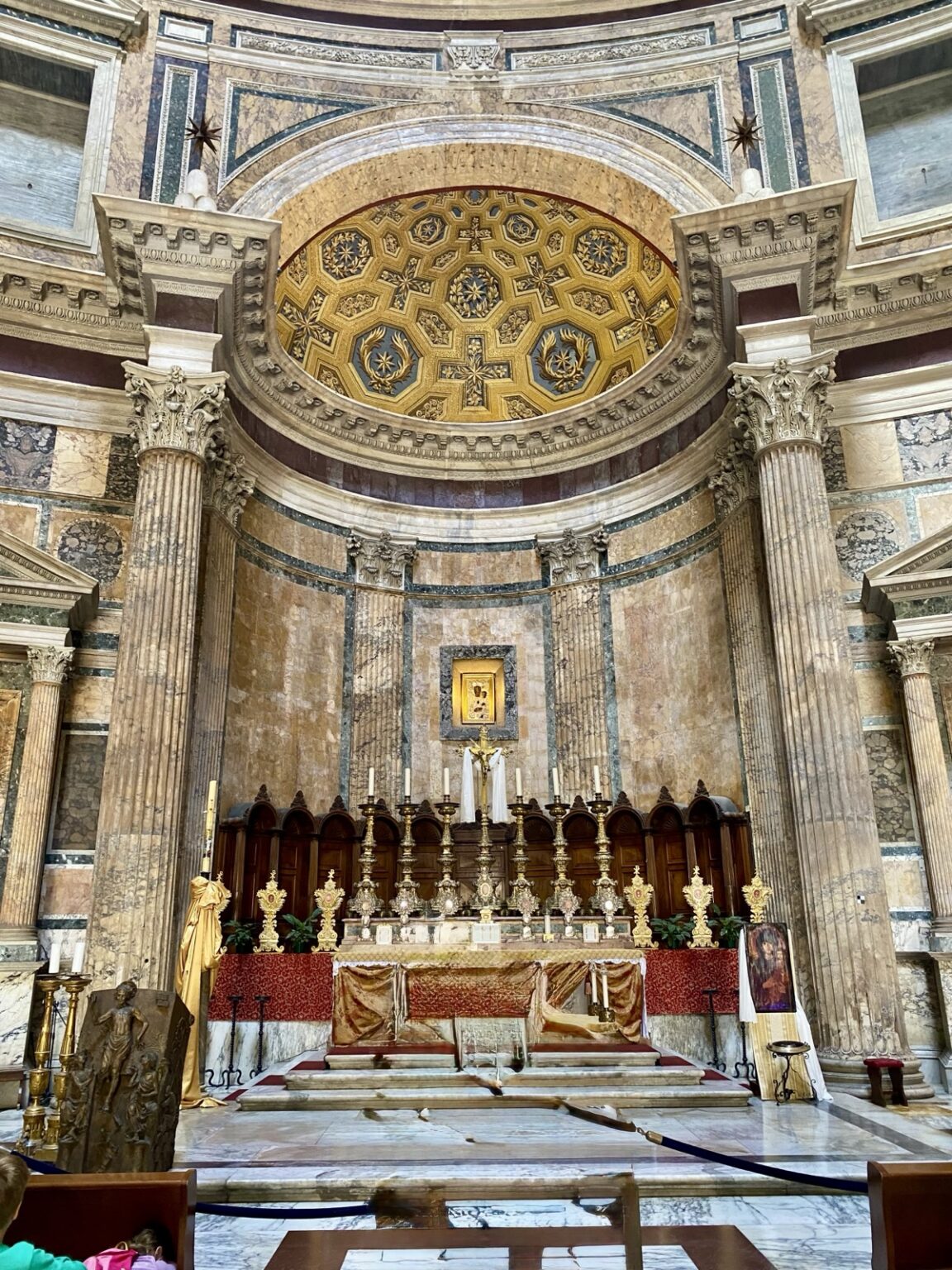 Pantheon von innen in Rom