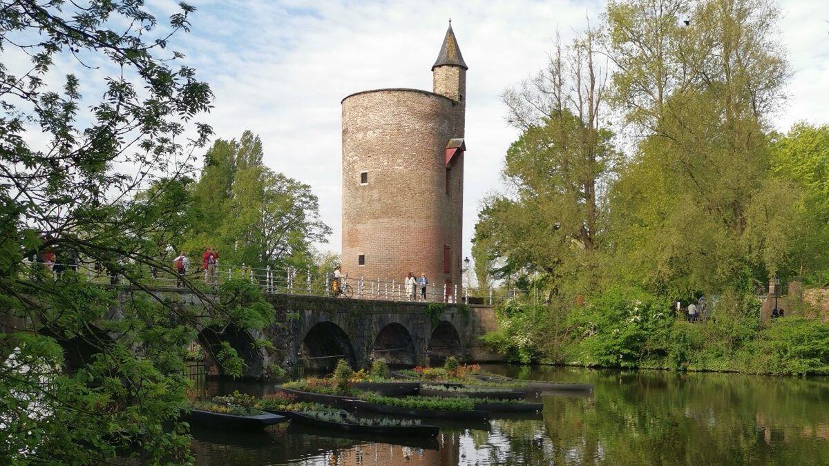 Kleiner Turm Poertoren in Brügge