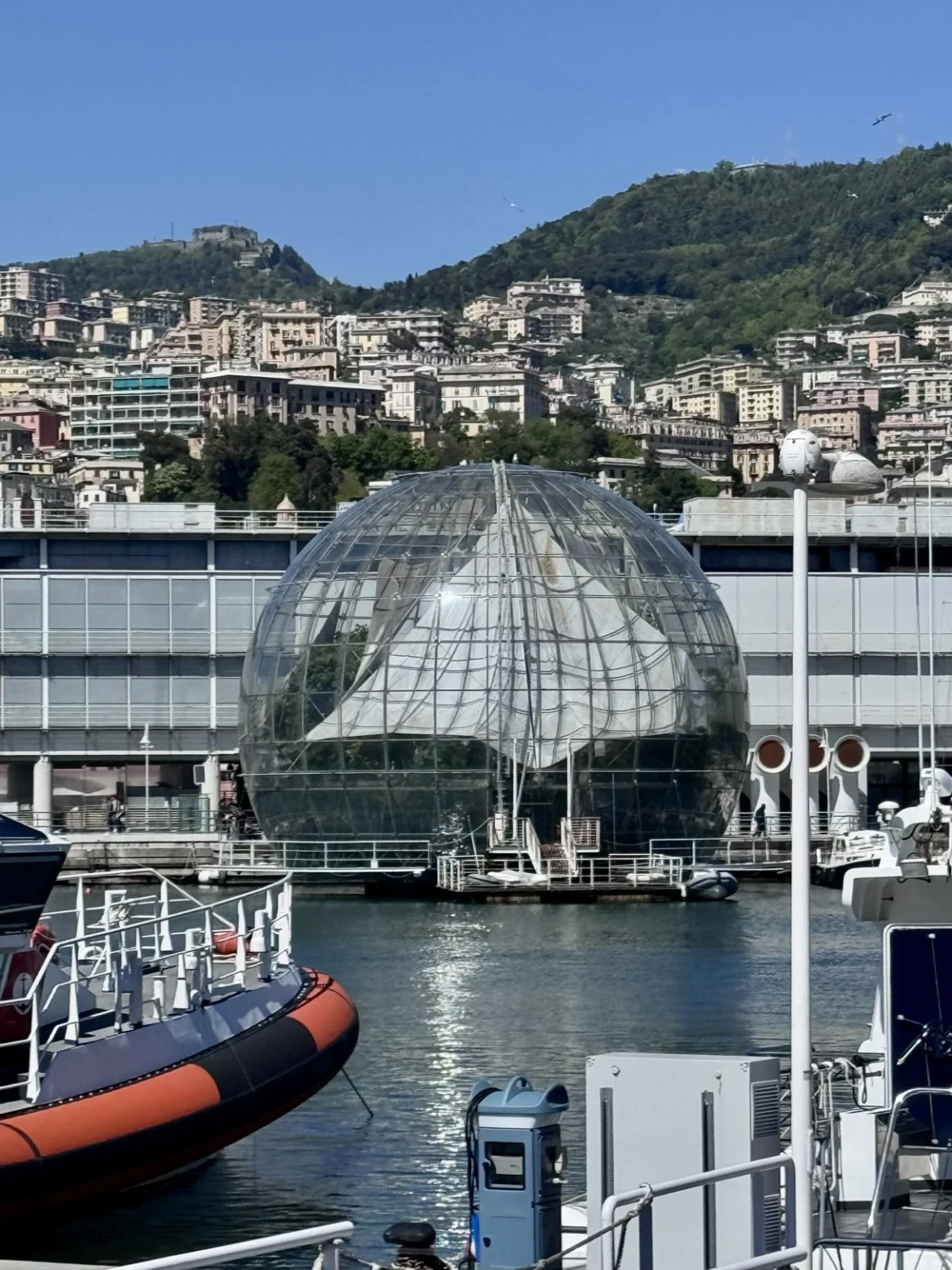 Biosfera am Porto Artico in Genua