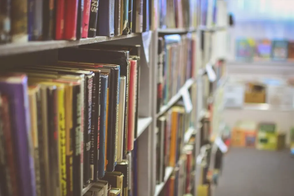 Bücherwand in Public Liberary