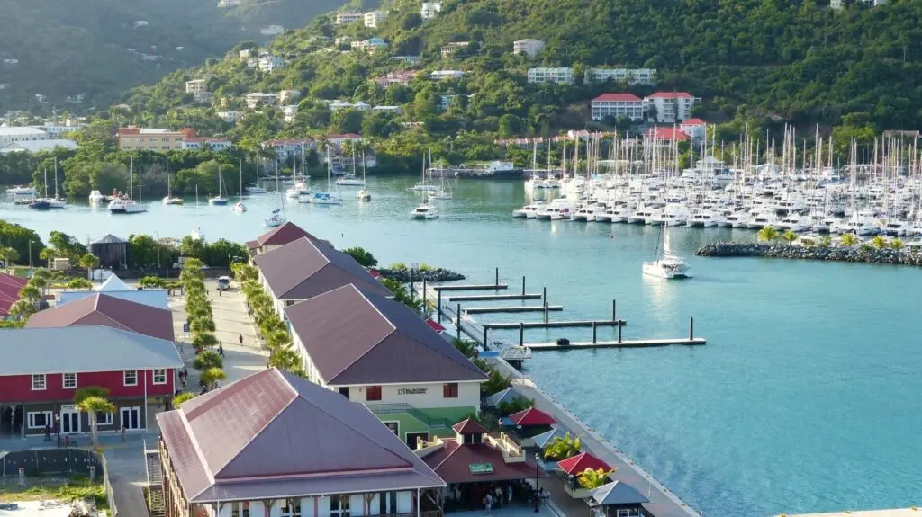 Yachthafen und Pier von Road Town Tortola