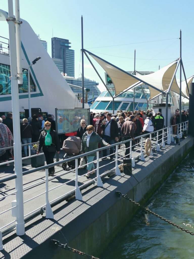 Warteschlange Boots-Tour in Rotterdam