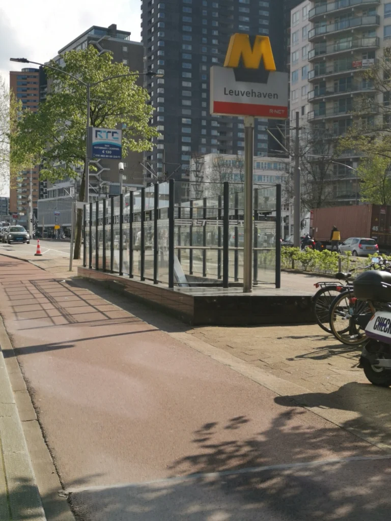 Metro Schild Rotterdam