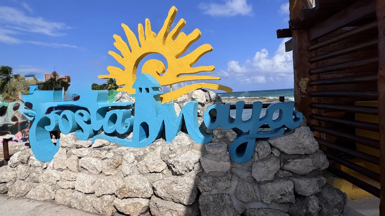 Schriftzug Costa Maya