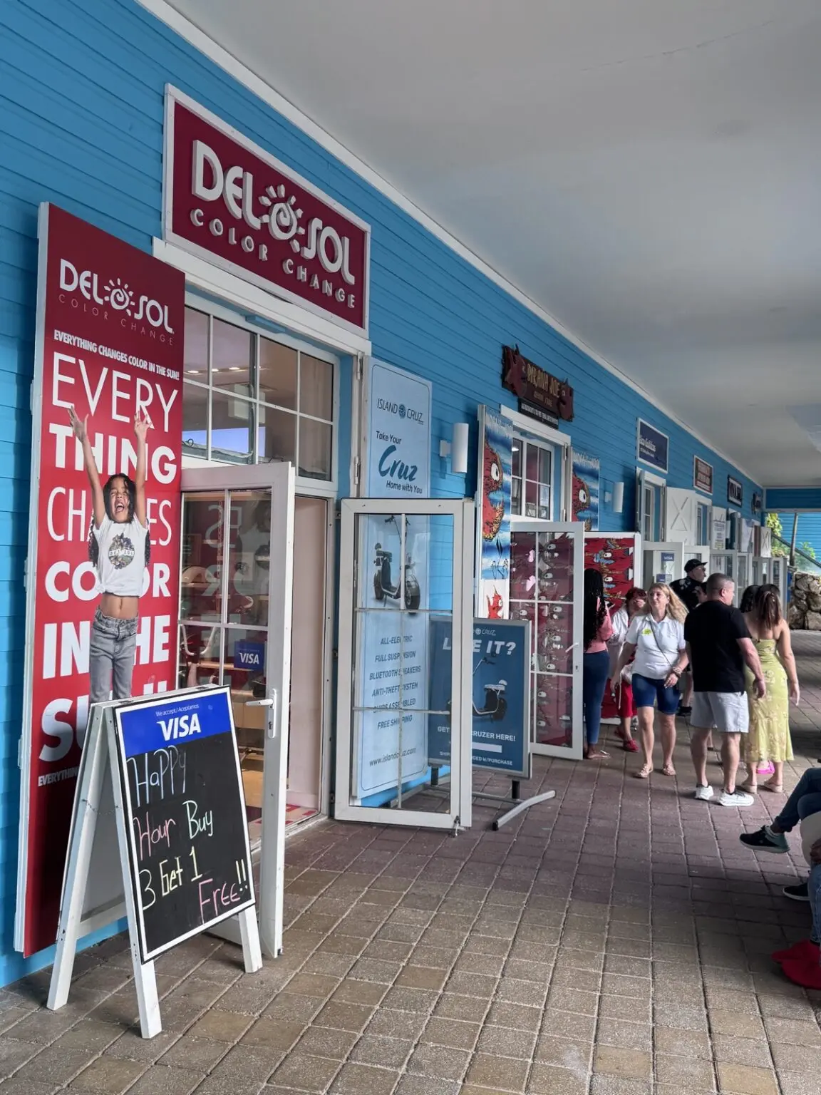 Hafengelände mit Shops in Roatan