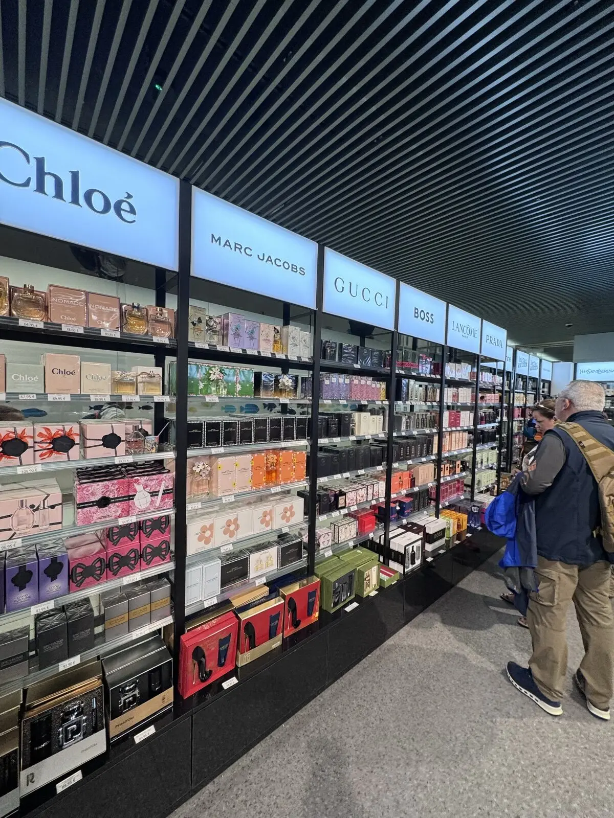 Shops im Kreuzfahrtterminal Barcelona 