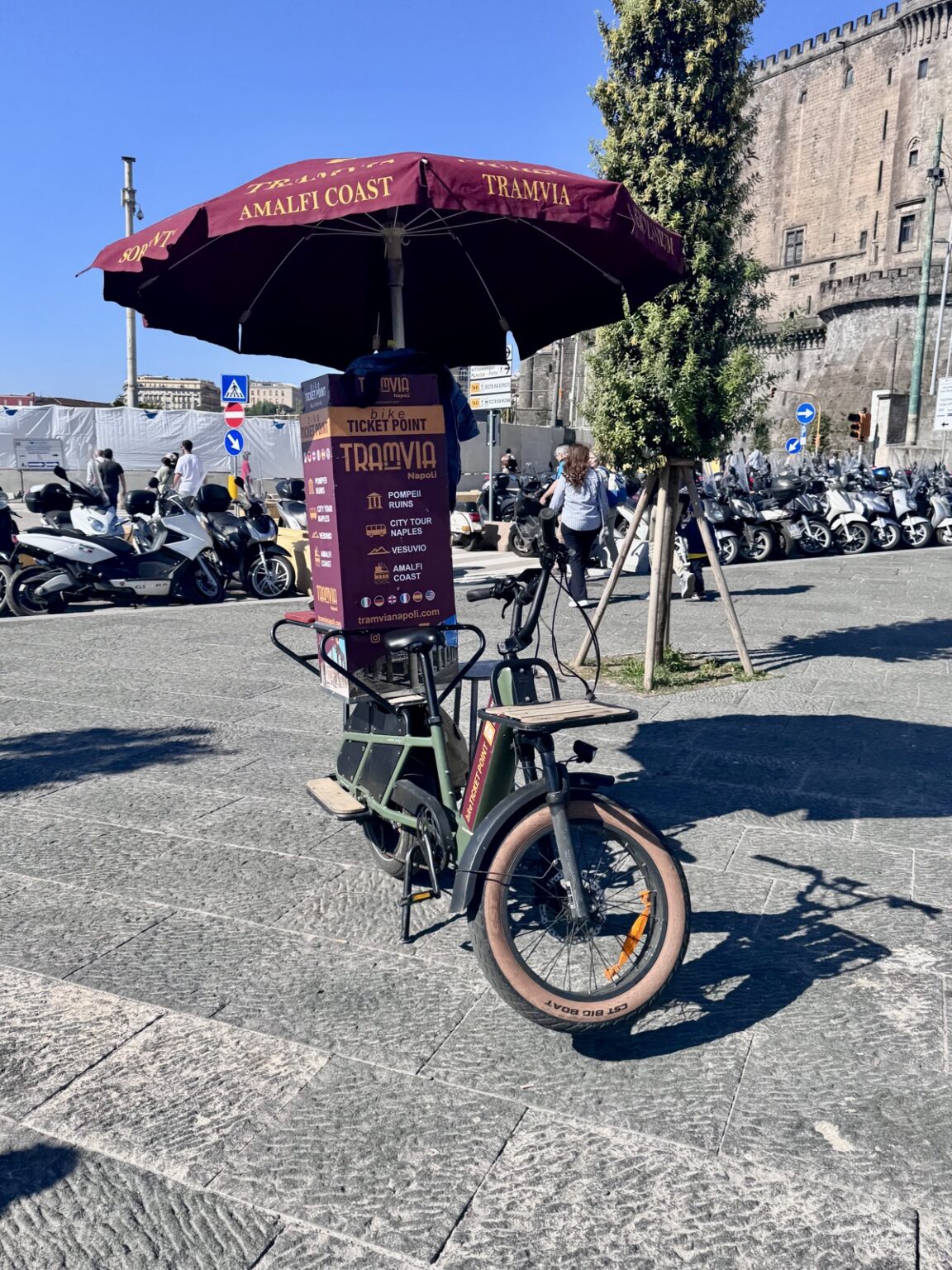 Sightseeing-Bus Schalter in Neapel