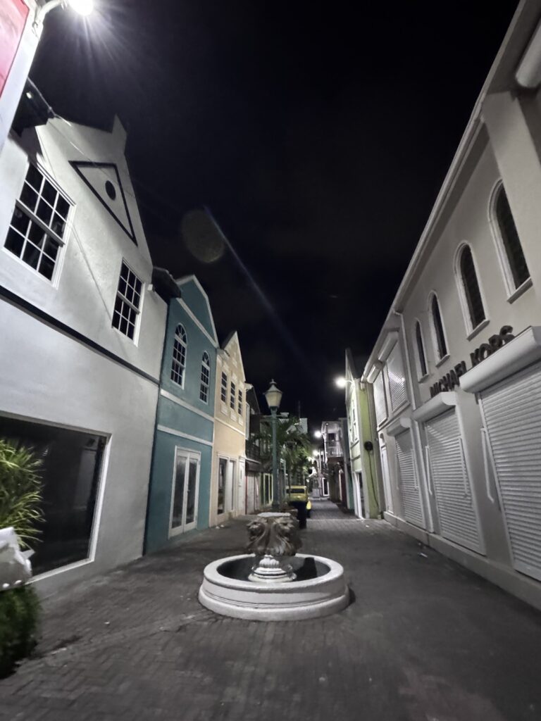 Old Street in St. Maarten bei Nach