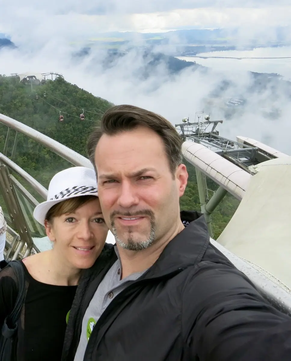Pärchen Langkawi SkyCab Middle Station
