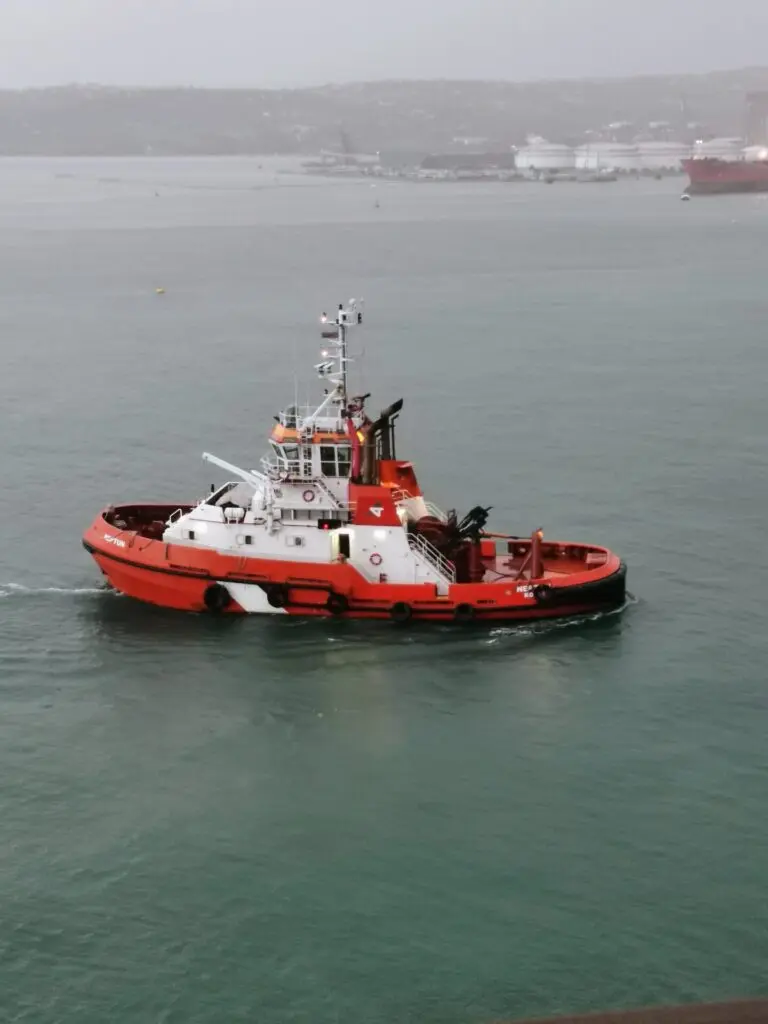 Schlepper im Hafen von Koper