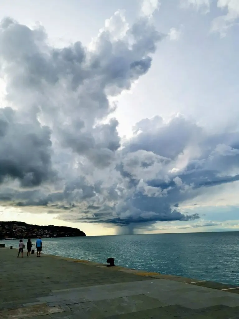 Promenade mit Ausblick in Koper