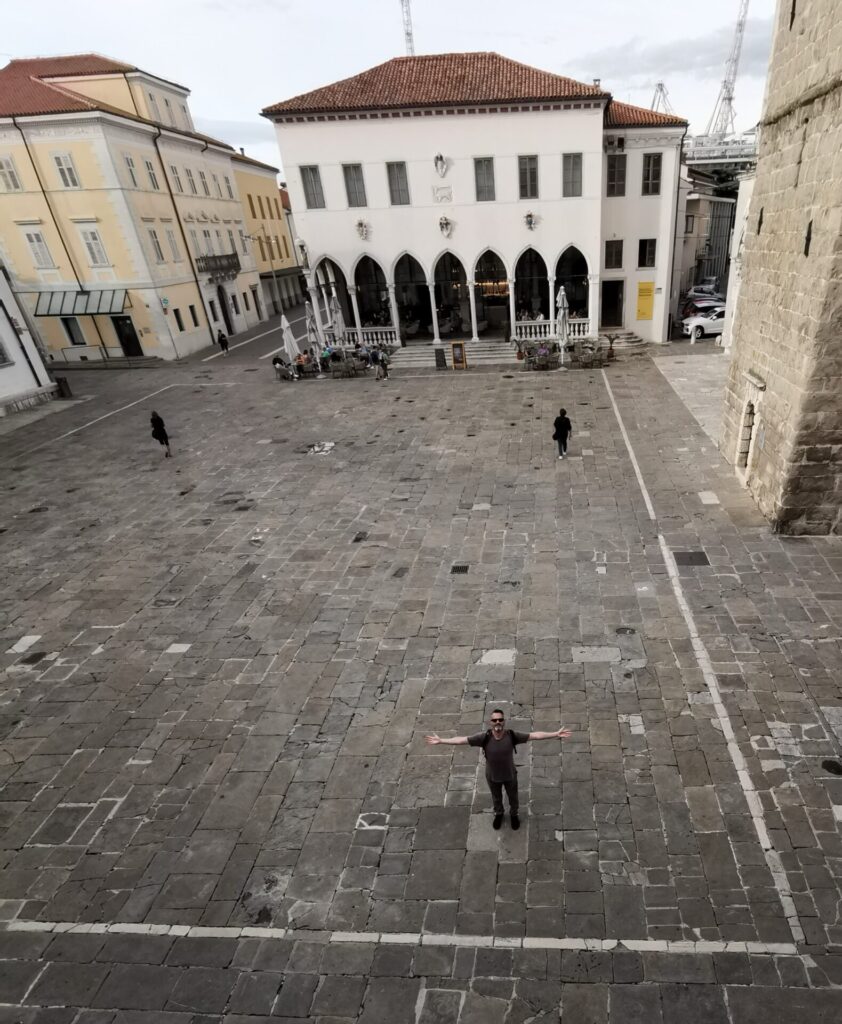 Blick auf den Stadtplatz Titov in Koper