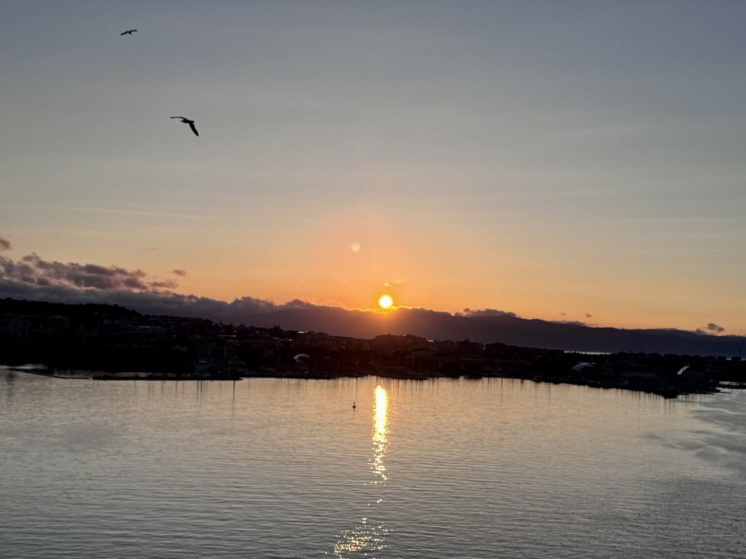 Hafen Cagliari bei Sonnenaufganag