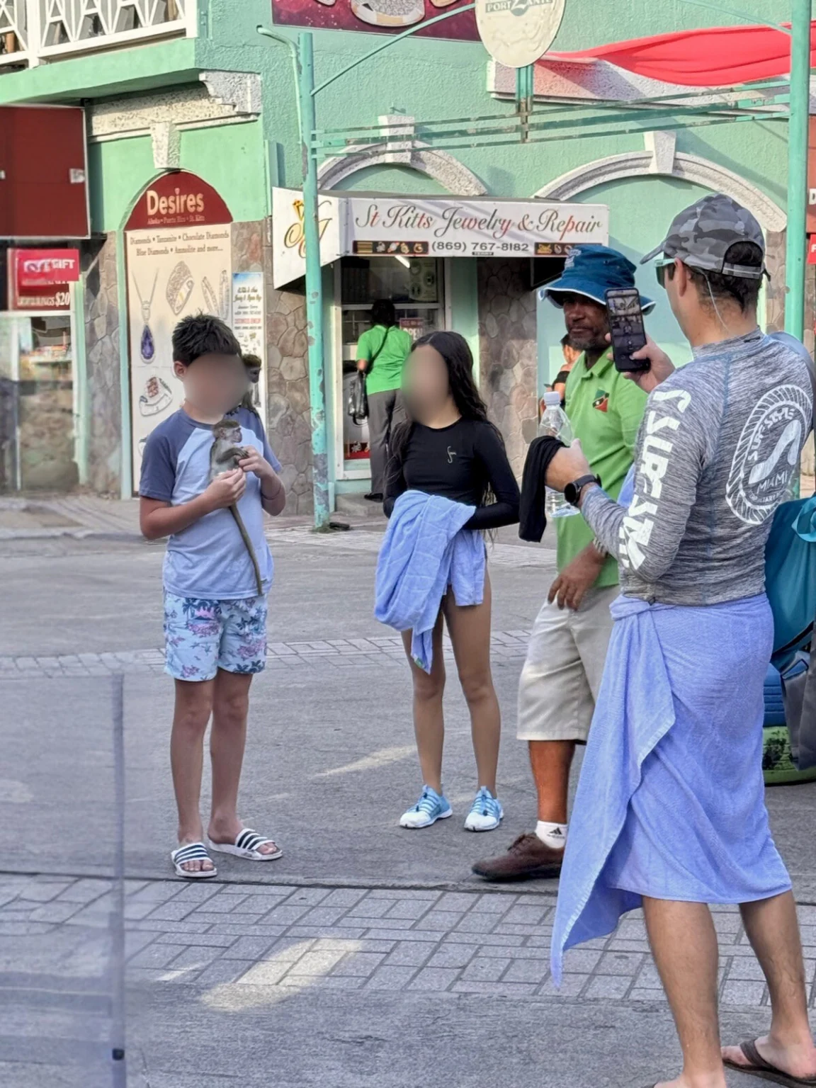 Affenhändler in St. Kitts