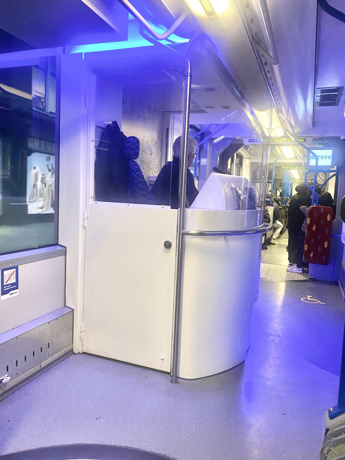 Ticketschalter im Bus in Amsterdam