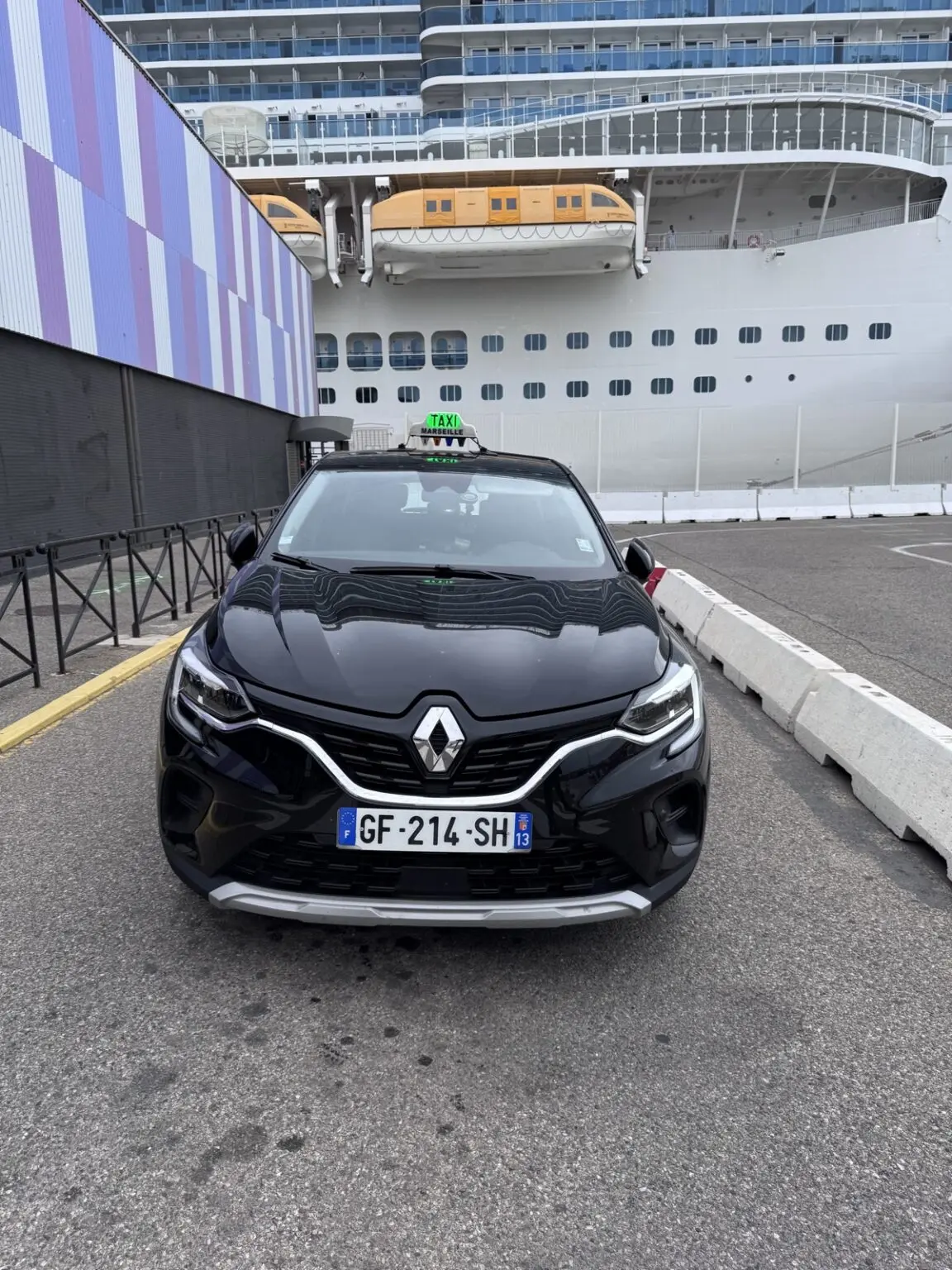 Taxi am Hafen Marseille