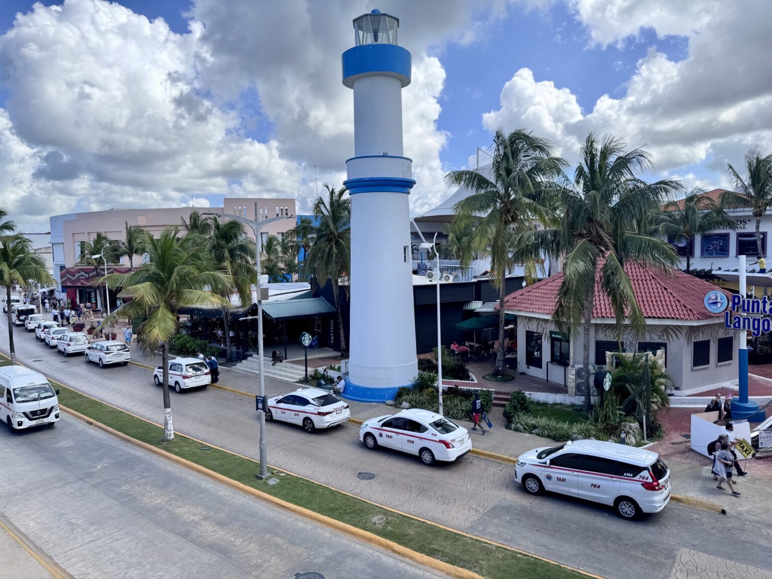 Taxis am Hafen Punta Langosta Cozumel