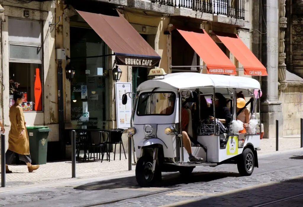 Tuk Tuk am Straßenrand