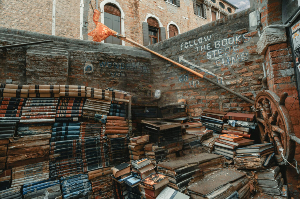 Buchhandlung Libreria Acqua Alta in Venedig