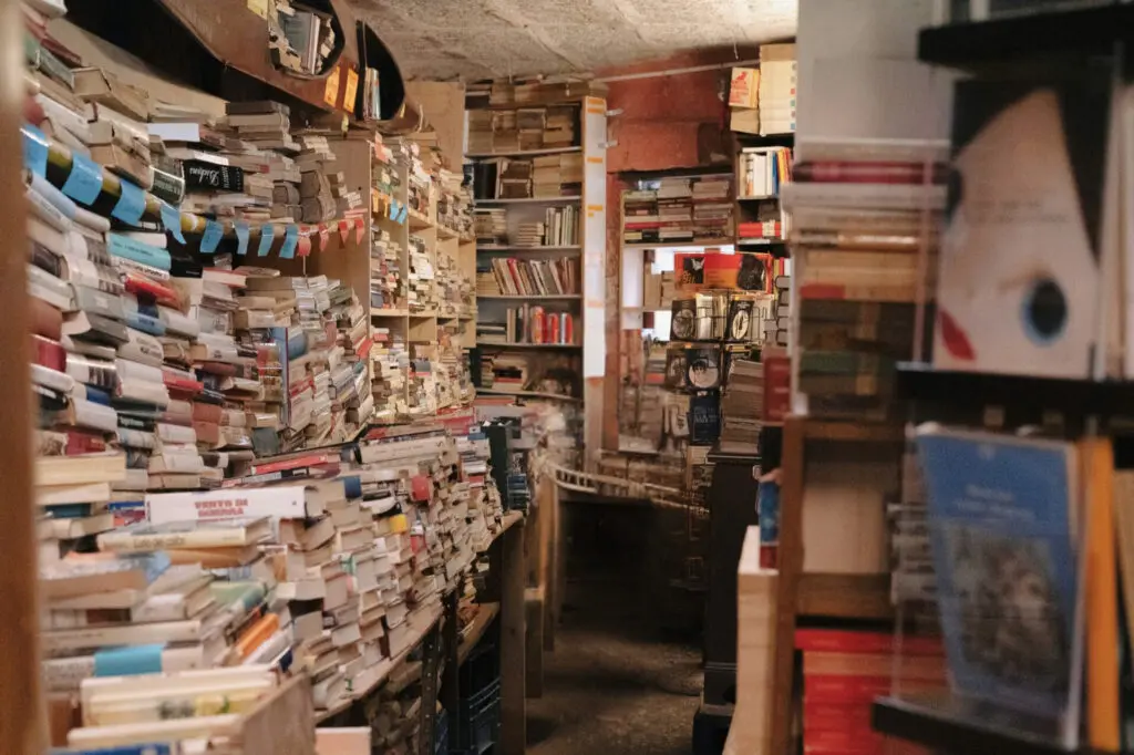 Buchhandlung Libreria Acqua Alta in Venedig