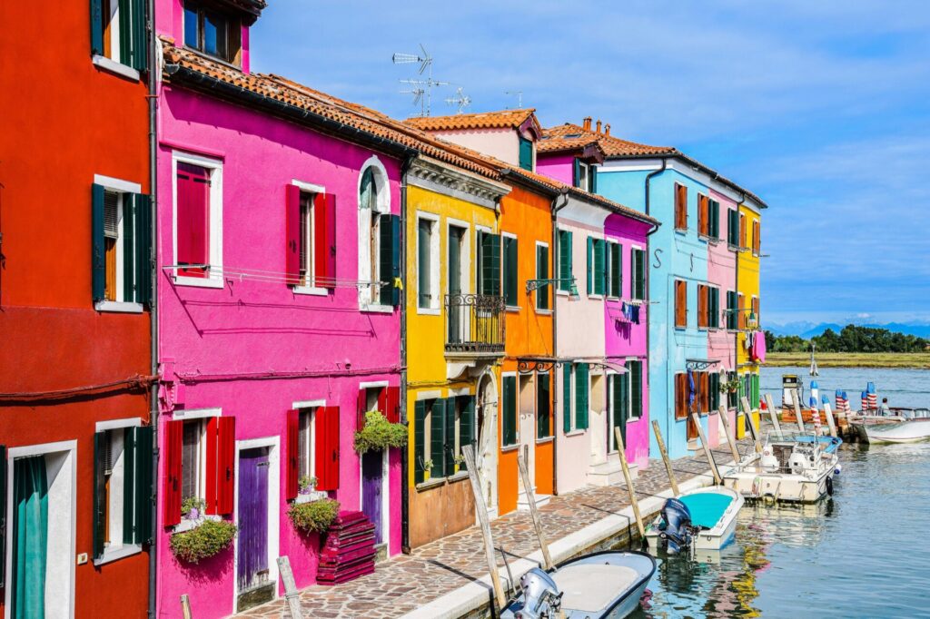 Bunte Häuser von Burano in Venedig