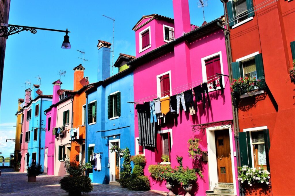 Bunte Häuser von Burano in Venedig