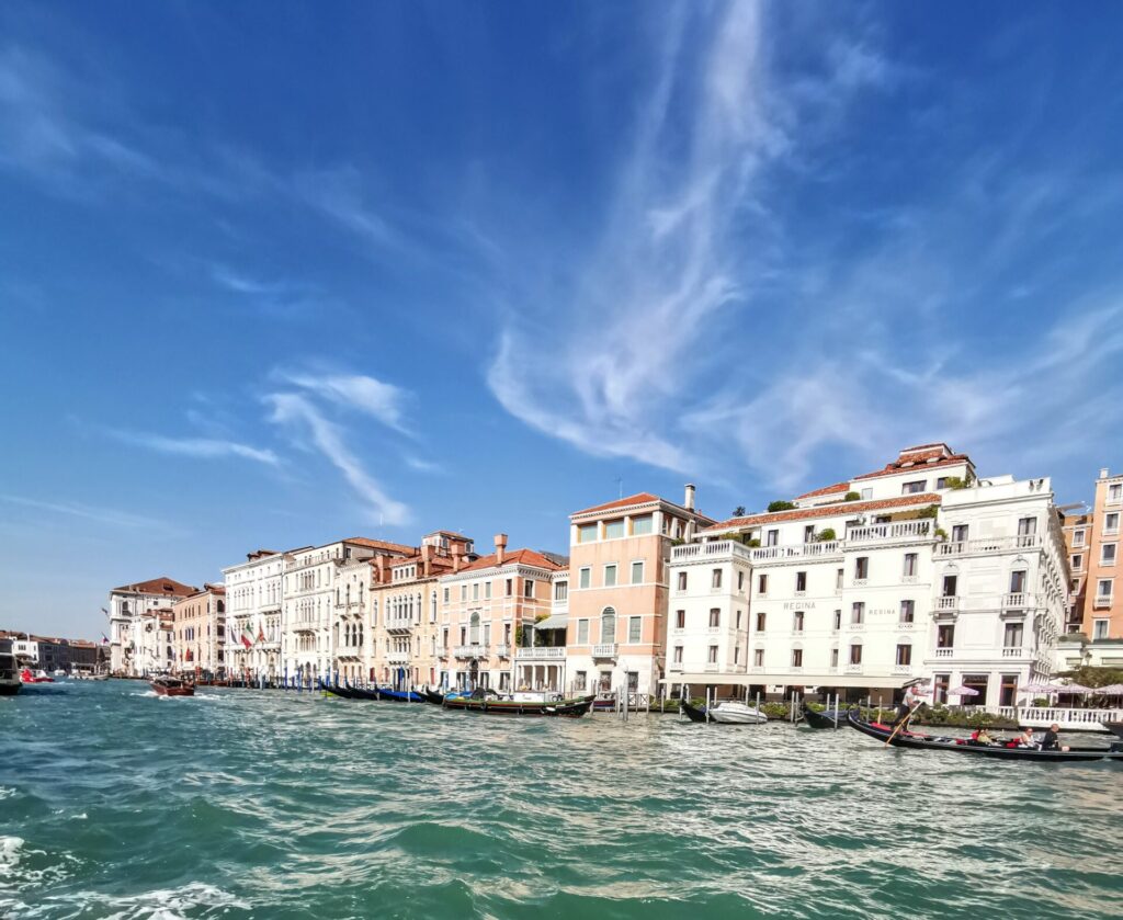 Blick auf Venedig vom Vaporetto aus