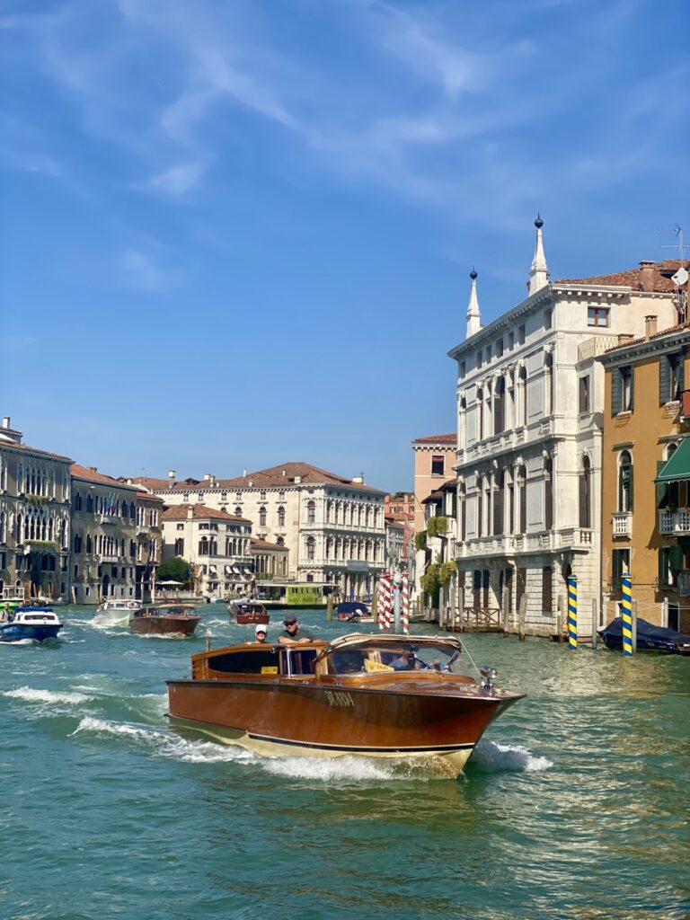Wassertaxi in Venedig